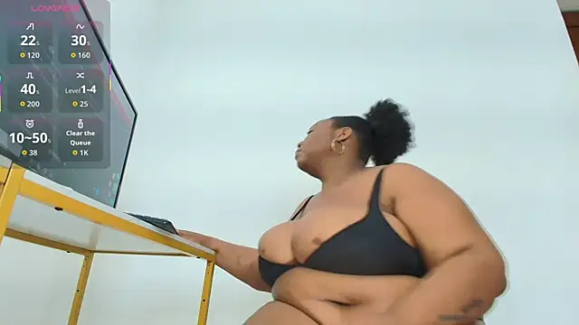 Breisy bigboobs online show from 24, 11, 2025