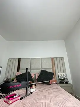 Breisy bigboobs online show from 18, 5, 2026
