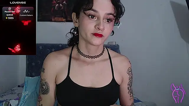 Snapshot of kitty22_ chatting on 5, 3, 2025 kitty22 online show from 5, 3, 2025