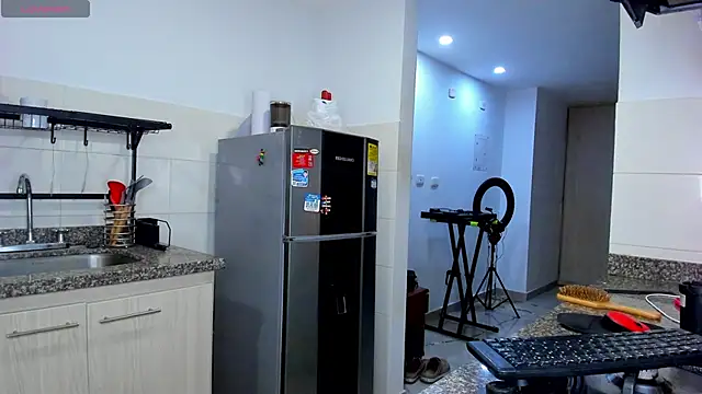 Snapshot of AbrilStivenson_ chatting on 19, 2, 2025 AbrilStivenson online show from 19, 2, 2025