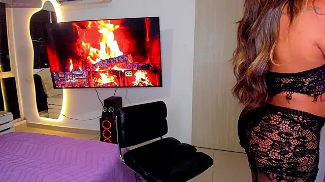 Snapshot of AbrilStivenson_ chatting on 28, 11, 2025 AbrilStivenson online show from 28, 11, 2025