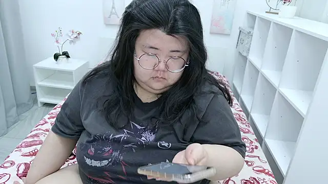 Nadine asian online show from 16, 4, 2026