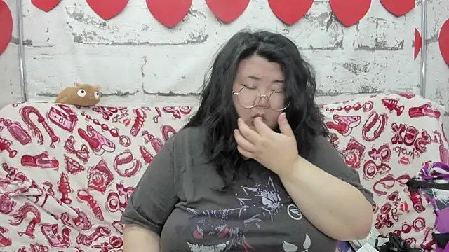 Snapshot of Nadine_asian chatting on 9, 7, 2026 Nadine asian online show from 9, 7, 2026