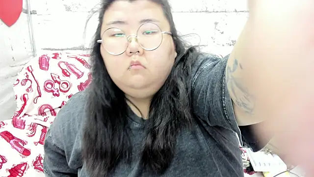 Snapshot of Nadine_asian chatting on 26, 6, 2026 Nadine asian online show from 26, 6, 2026