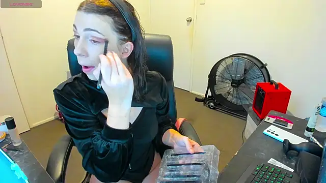 Ts-lucy-lux online show from 17, 5, 2026