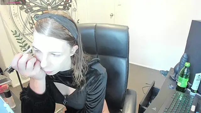 Ts-lucy-lux online show from 22, 7, 2026