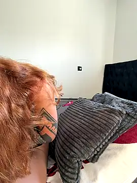 Laurahorney xo online show from 9, 11, 2025