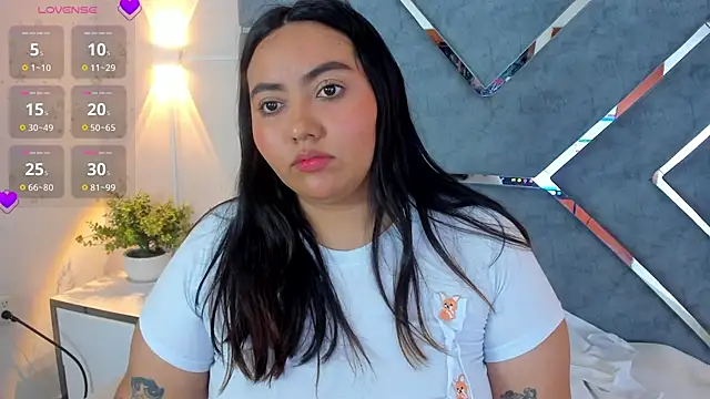 Snapshot of LucciaPorter chatting on 23, 6, 2026 LucciaPorter online show from 23, 6, 2026