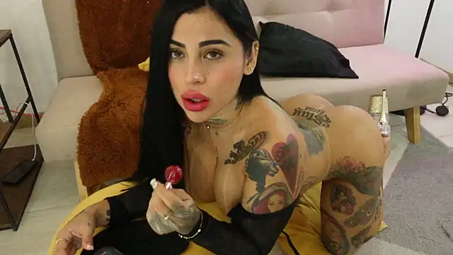 Sofhia cruz online show from 18, 11, 2025