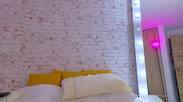 Sofhia cruz online show from 18, 10, 2025