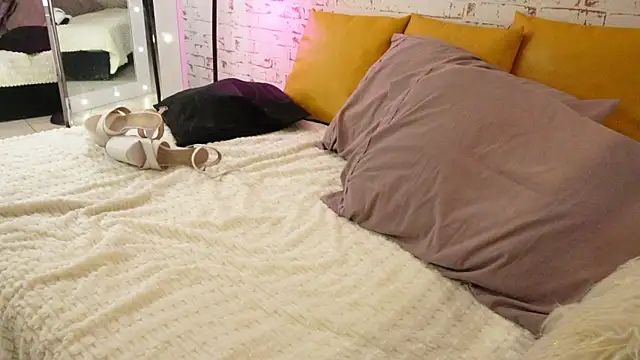 Sofhia cruz online show from 10, 11, 2025