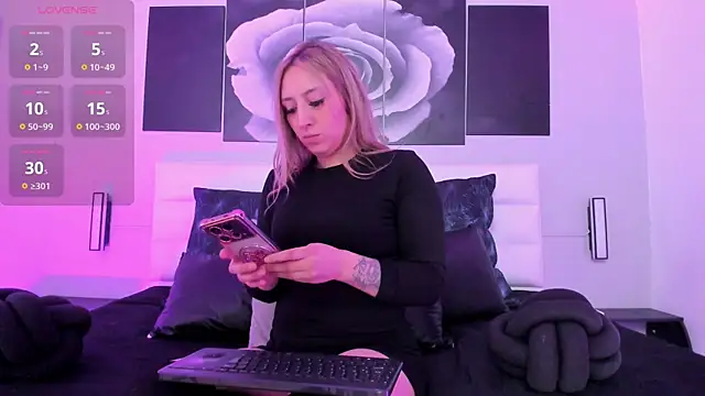 isabella simons online show from 23, 9, 2025