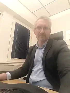 Snapshot of tom-swede chatting on 8, 1, 2025 tom-swede online show from 8, 1, 2025