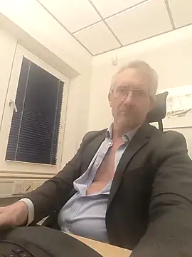 Snapshot of tom-swede chatting on 7, 1, 2025 tom-swede online show from 7, 1, 2025