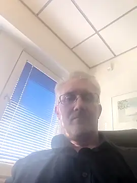 Snapshot of tom-swede chatting on 13, 3, 2025 tom-swede online show from 13, 3, 2025