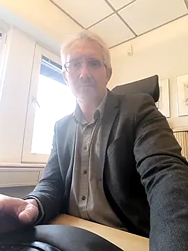 Snapshot of tom-swede chatting on 21, 10, 2025 tom-swede online show from 21, 10, 2025