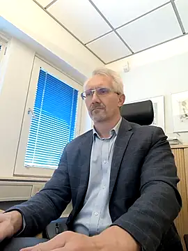 Snapshot of tom-swede chatting on 10, 10, 2025 tom-swede online show from 10, 10, 2025