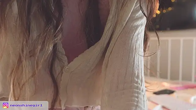 NeonShine online show from 17, 12, 2025