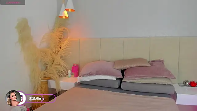 sofia pamela online show from 19, 12, 2025