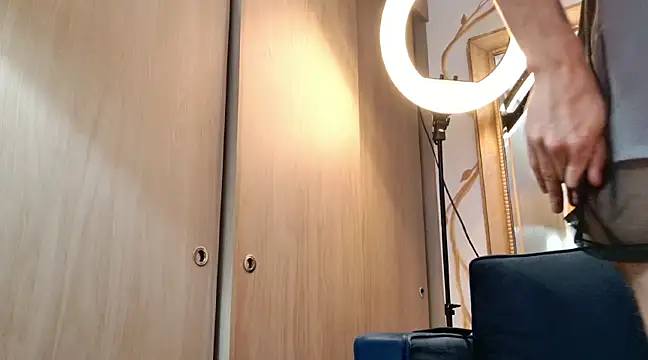 enzo herrera01 online show from 27, 2, 2025