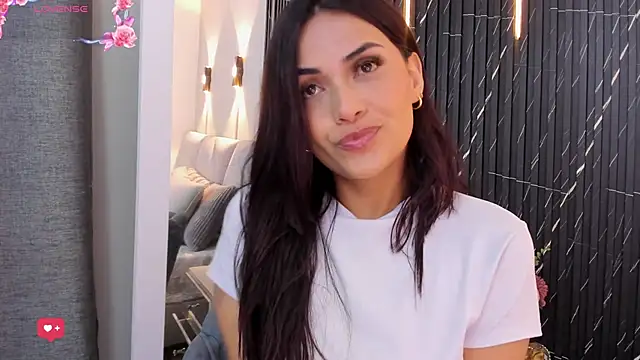 Snapshot of katrina_kaif_x chatting on 2, 2, 2026 katrina kaif x online show from 2, 2, 2026