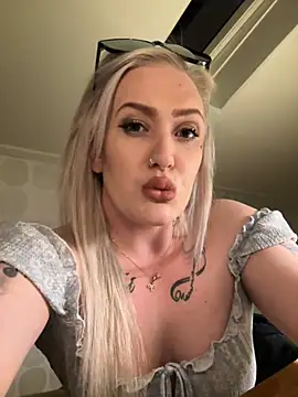 QueenOfFknBj online show from 21, 3, 2025