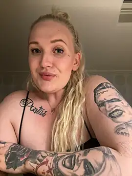 QueenOfFknBj online show from 26, 2, 2025