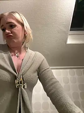 QueenOfFknBj online show from 13, 1, 2025