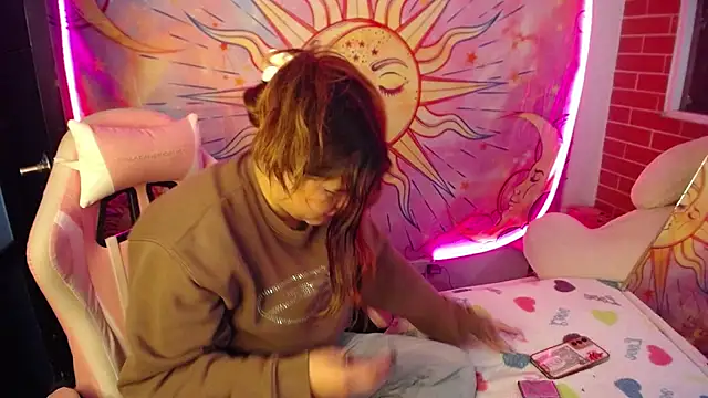 sara winehouse1 online show from 11, 11, 2025