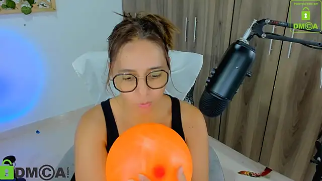 isa loves cum online show from 12, 3, 2026