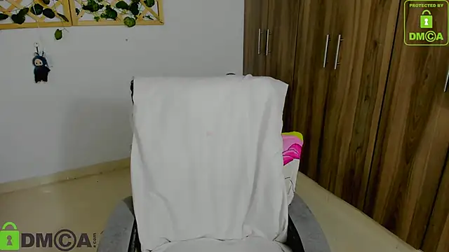 isa loves cum online show from 4, 3, 2026