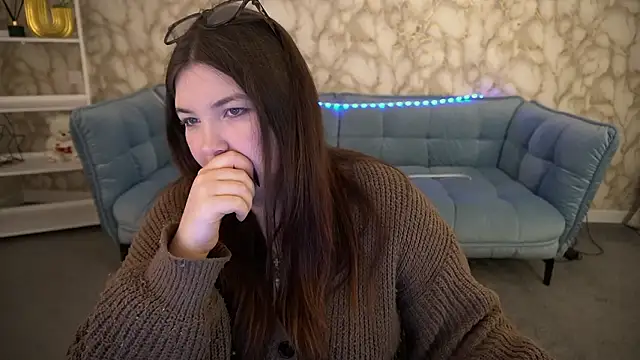 Snapshot of RosieMoons chatting on 3, 2, 2026 RosieMoons online show from 3, 2, 2026