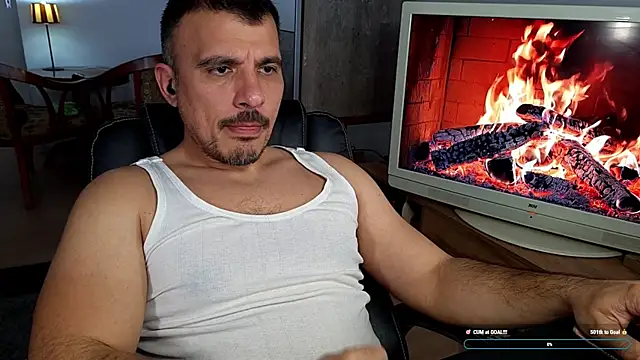Snapshot of officeman7 chatting on 20, 4, 2026 officeman7 online show from 20, 4, 2026