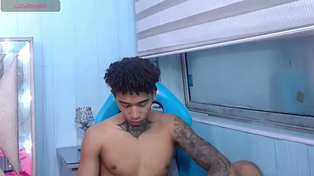 sexy blacks  online show from 17, 9, 2025