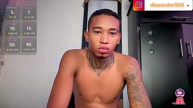 sexy blacks  online show from 13, 4, 2026