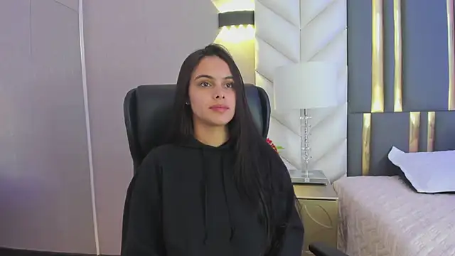 ChloeHarper  online show from 30, 4, 2026