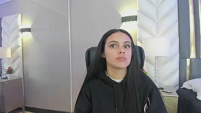 ChloeHarper  online show from 27, 3, 2026