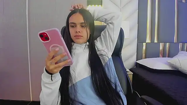 Snapshot of ChloeHarper_ chatting on 21, 6, 2026 ChloeHarper online show from 21, 6, 2026