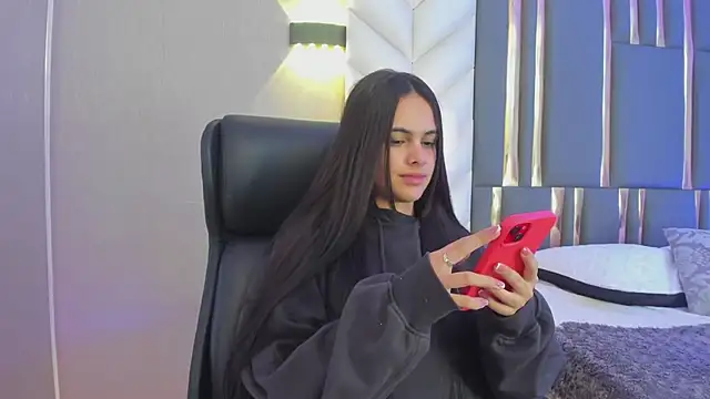 ChloeHarper  online show from 23, 5, 2026