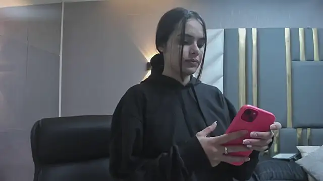 ChloeHarper  online show from 15, 5, 2026