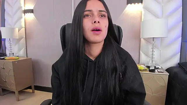 ChloeHarper  online show from 15, 12, 2025