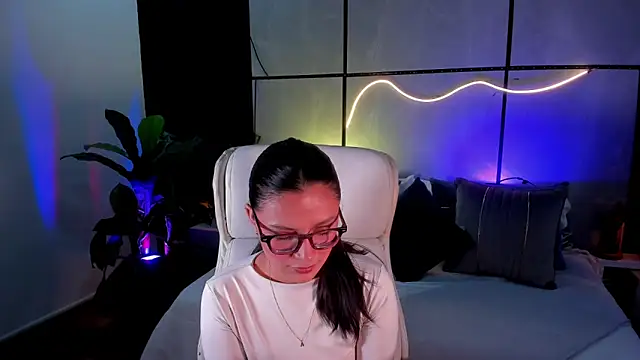 Gia Mazzon online show from 25, 11, 2025