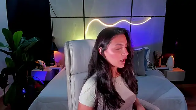 Gia Mazzon online show from 4, 11, 2025