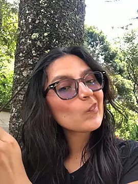 Gia Mazzon online show from 19, 6, 2026
