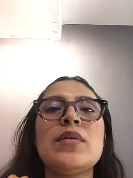 Gia Mazzon online show from 11, 4, 2026