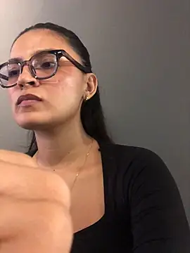 Gia Mazzon online show from 3, 6, 2026