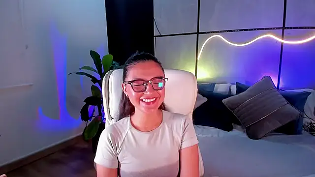 Gia Mazzon online show from 11, 11, 2025