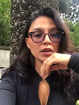 Gia Mazzon online show from 5, 6, 2026