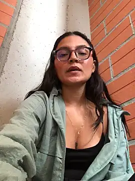 Gia Mazzon online show from 17, 6, 2026