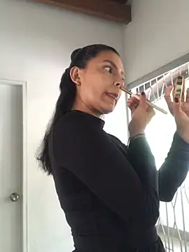 Gia Mazzon online show from 4, 3, 2025